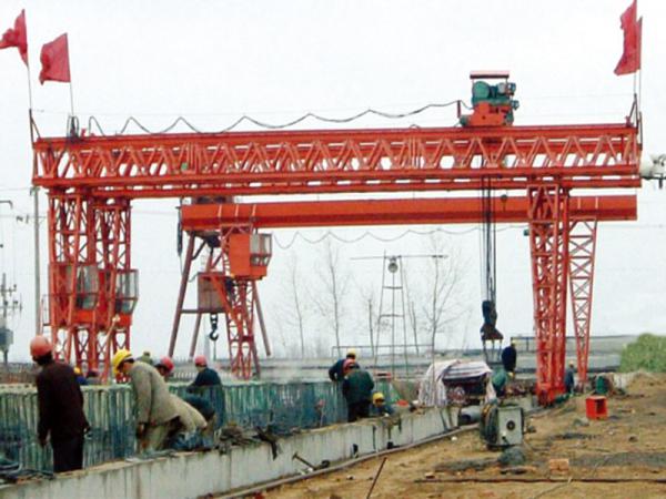 MDG型單主梁吊鉤門(mén)式起重機(jī)